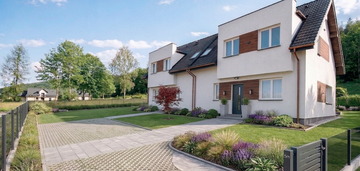 Nowoczesny bliźniak wykończony pod lasem 116m2