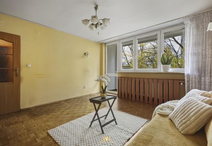 3 pokoje z loggią i garaż i niski blok