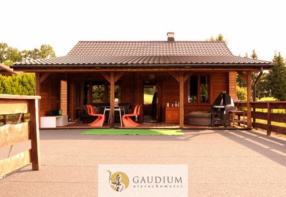 Dom nad jeziorem z dużą działką