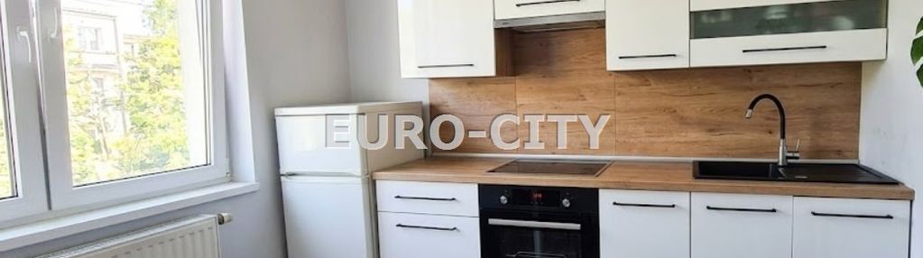 Duża kawalerka z osobną kuchnią - obornicka