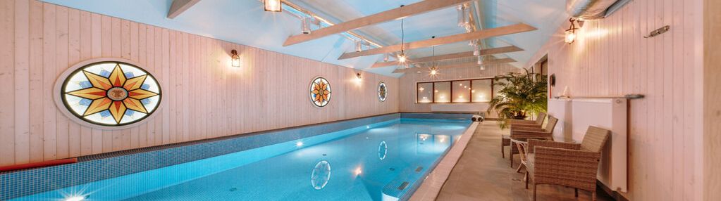 Miejska willa z basenem na rudaku