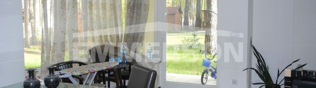 Bardzo ładny dom na terenie spokojnego osiedla