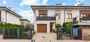 Komfortowy dom na zamkniętym osiedlu