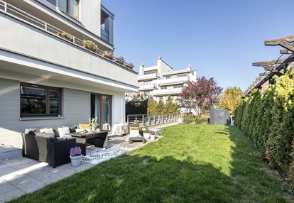 2-pokojowe mieszkanie z tarasem i 109 m² ogródkiem