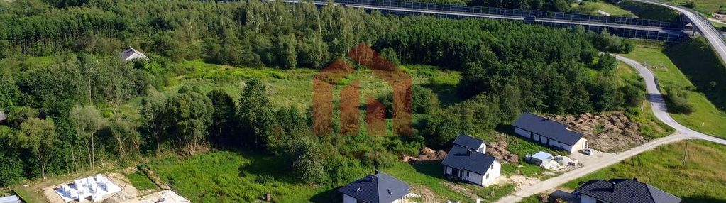 Działka na kameralnym osiedlu z mediami, 9,5 ar wz