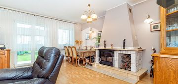 Klimatyczny dom z kominkiem i pięknym ogrodem!
