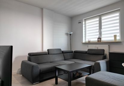 2 pokoje + salon z aneksem (60 m) ostrobramska.