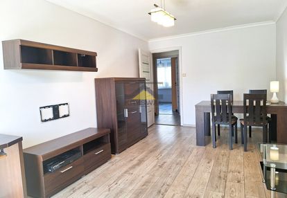 2 pokoje, osobna kuchnia, balkon, 1 pietro