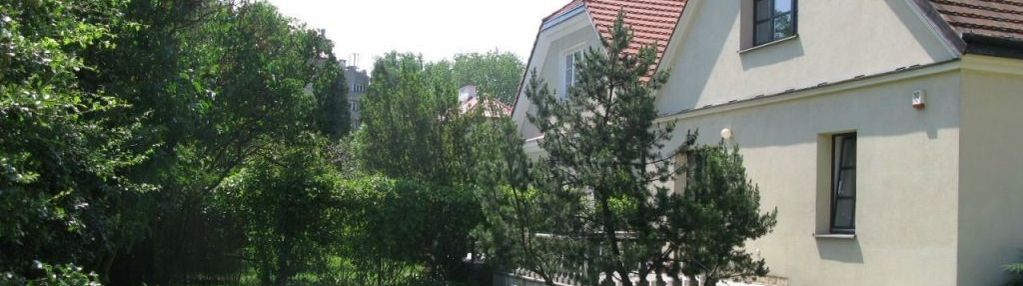 Reprezentacyjny dom z dużą działką.