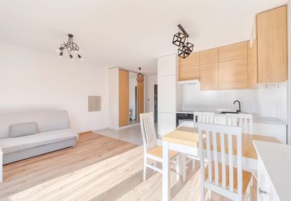 Kawalerka do wprowadzenia się z balkonem!