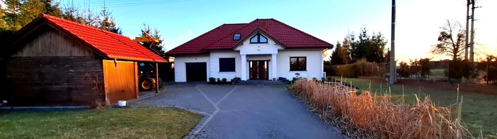 Komfortowy dom z klimatyzacją w dobrej lokalizacji