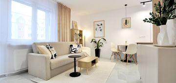 Nowoczesna, wyposażona kawalerka w centrum piły!