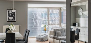 Przestronny apartament z wykuszem | chmielna park