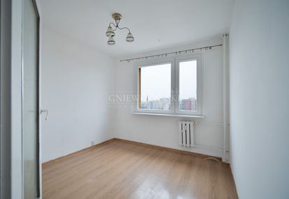 Jasne, dwustronne mieszkanie do remontu