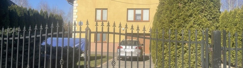 Przestronny bliźniak z garażem - słupno.