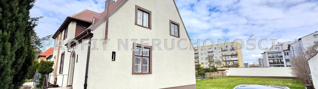 Nietuzinkowy dom w zabudowie bliźniaczej