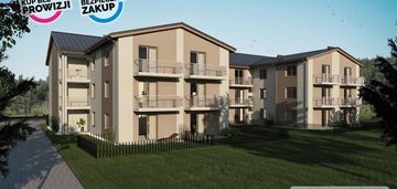 Nowe budownictwo w otoczeniu lasu