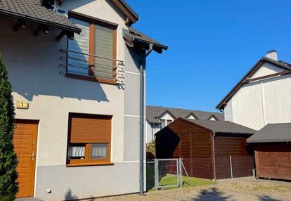 Skrajny dom szeregowy, 160 m2 ogrodu, osiedle zamknięte.