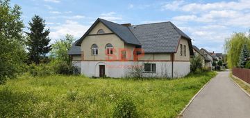 Duży dom do wykończenia / pensjonat / 10 pokoi / działka 15,5 ar