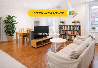 Jasne przestronne mieszkanie w centrum miasta.