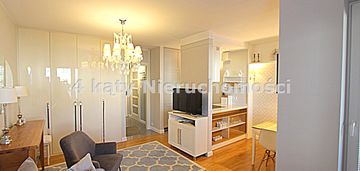 1 pok, oddzielna kuchnia, blisko pb i um