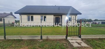 Dom w st. deweloperskim januszewo/k załusk