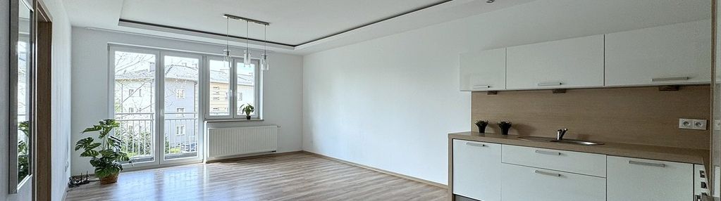 Apartament z balkonem na zamkniętym osiedlu.