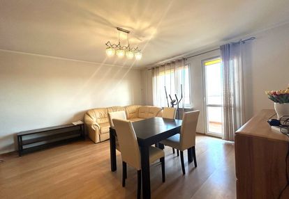 Umeblowane , balkon z widokiem na panoramę miasta