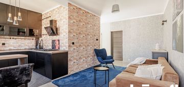 Dwupokojowe mieszkanie w pięknej kamienicy