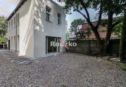 Dom w centrum miasta.