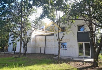 Nowe dom w otoczeniu zieleni –grodzisk mazowiecki