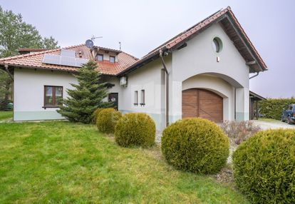 Nowoczesny dom z antresolą i dużą działką