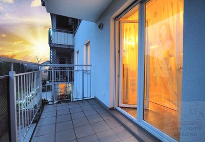 Z garażem przestronne 2 pokojowe, balkon