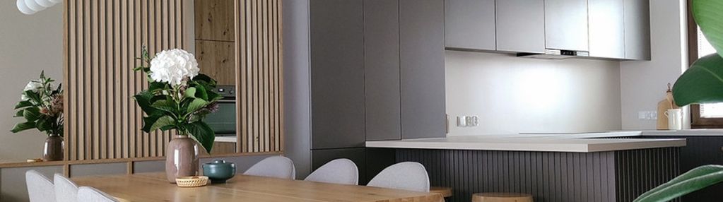 Nowoczesny skrajny szereg w karwianach | 2020 rok