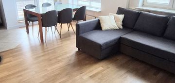 3 pokoje z klimatyzacją i garażem