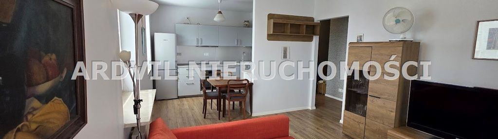 Nowogródzka, 47m2, apartamentowiec z 2016r.