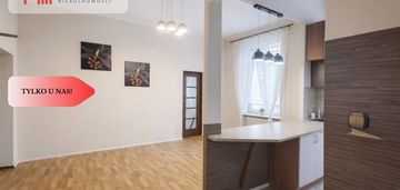 Duże mieszkanie blisko centrum z parkingiem.