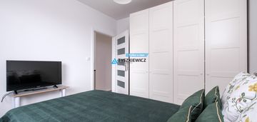3 pokoje z dużym balkonem od zachodu (winda)