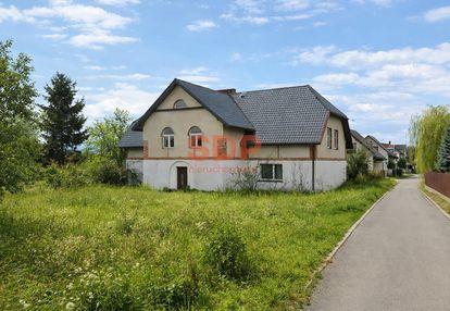 Duży dom do wykończenia / pensjonat / 10 pokoi / działka 15,5 ar