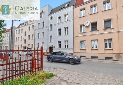 Dwa przestronne pokoje, pierwsze piętro