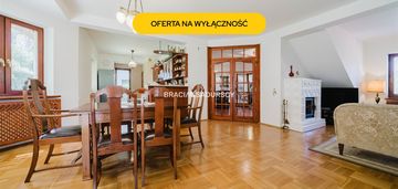 Wspaniały dom w pękowicach w cichej okolicy