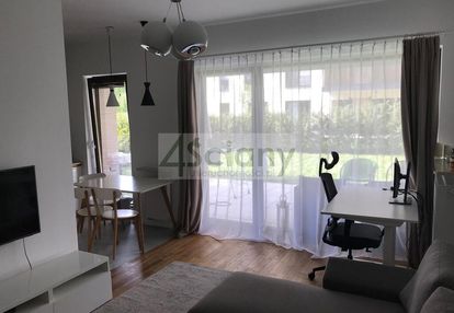 Dwa pokoje z dużym ogródkiem