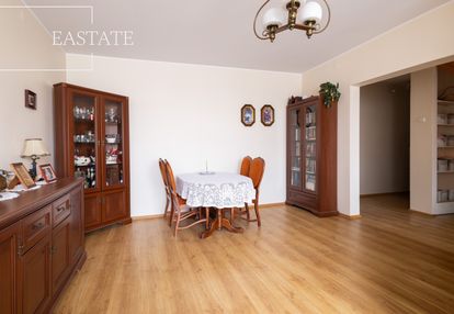 Dwupoziomowe mieszkanie z balkonem i garażem