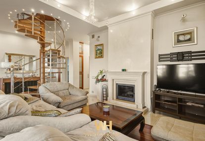 Apartament 2 poziomy z kominkiem