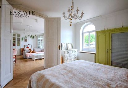 2-pokojowe mieszkanie 67 m² w zabytkowej kamienicy