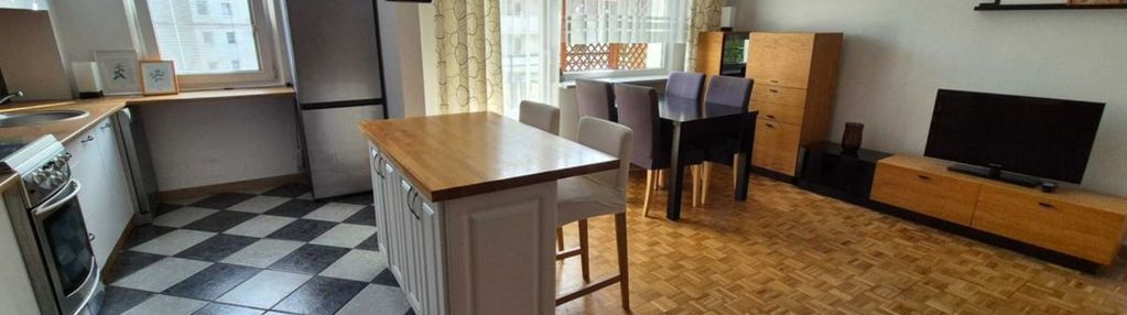 | blisko metra | balkon | winda | piwnica