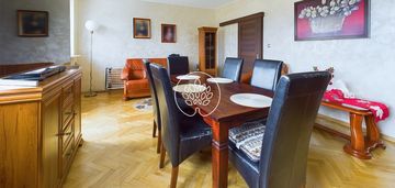 Dom , garaż dwustanowiskowy plus mieszkanie 50m