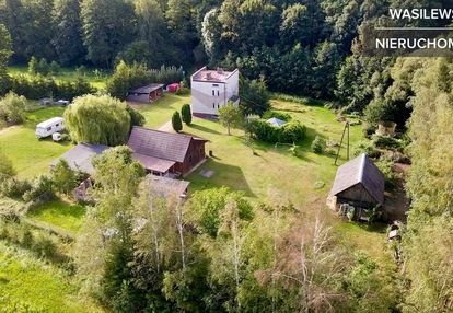 Siedlisko 4776 m2 obok zalewu i lasu * 2 domy i budynki gospodarcze