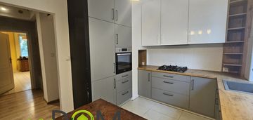 2 pokoje w bloku z cegły, i piętr, blisko centrum