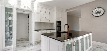 Gotowy dom z ogrodem, garażem i sauną